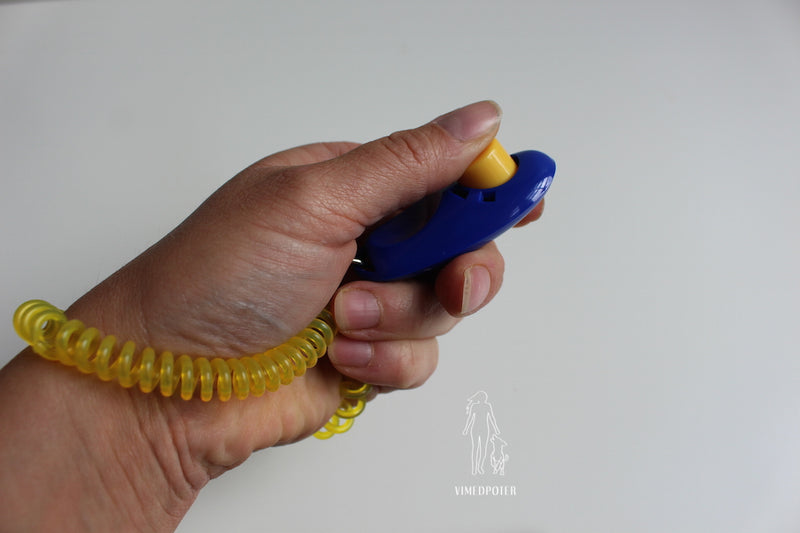 Klikker til klikkertræning, med elastik armbånd