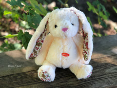 Bert the Bunny, med knitrefyld og piv, 35 cm